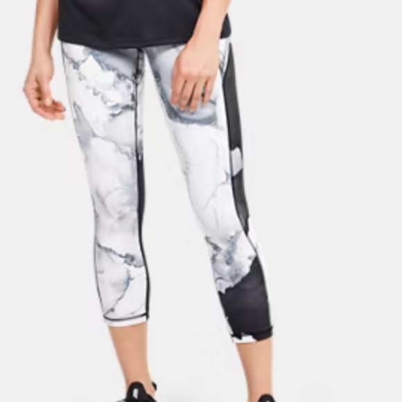 Under Armour Women HeatGear Training Crop Tight 1320551-008 Black White Size XL - Picture 11 of 11